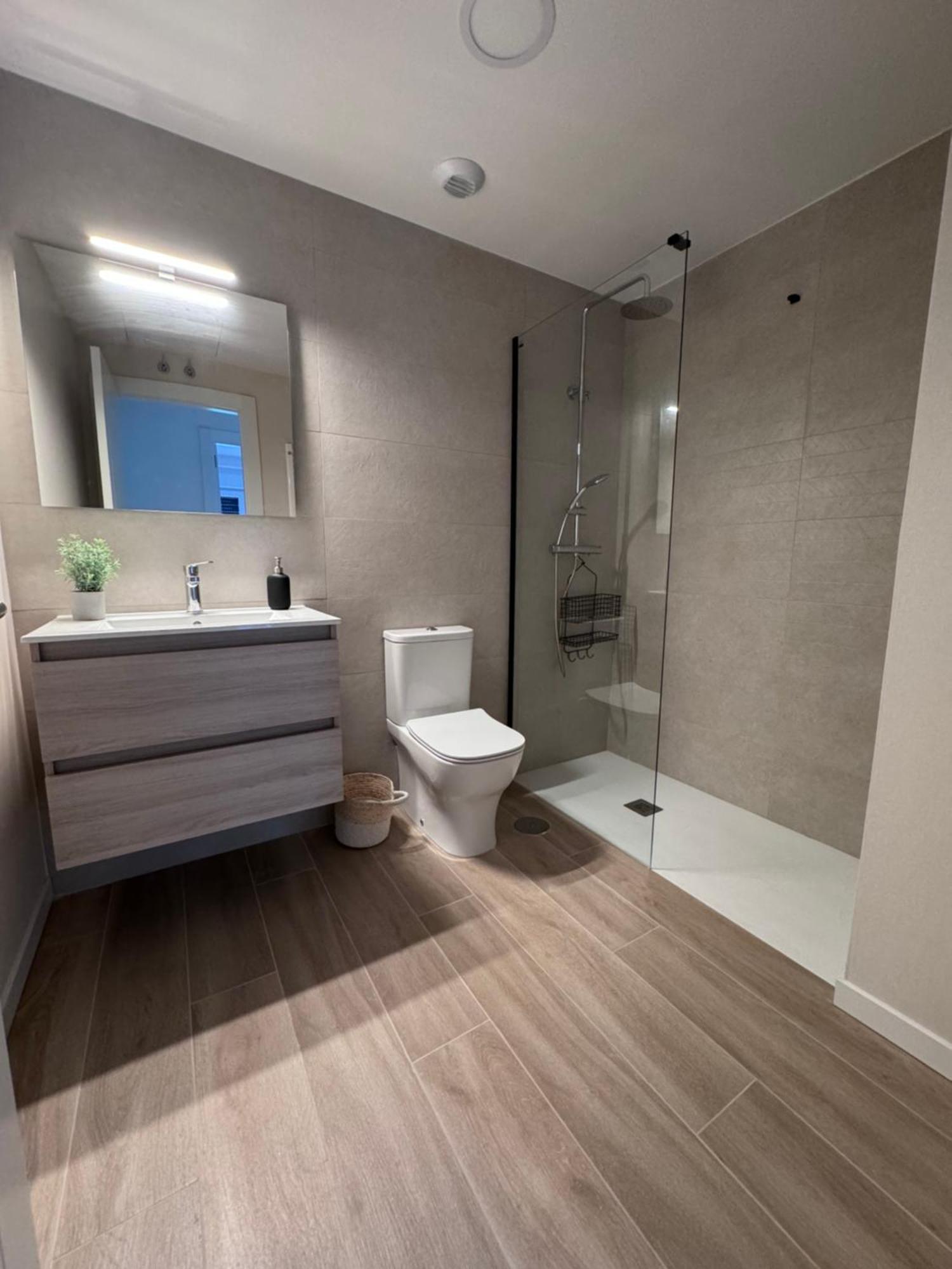Apartamento Con Jardin Long Beach 로레도 외부 사진